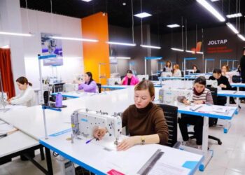 Астанада JOLTAP түлектері үшін тігін шеберлік сабағы өткізілді