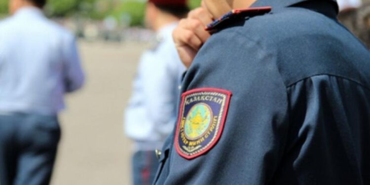 Әйнекті ұрып, ұрлық жасады: Астанада кезекті вандалдар табылып, жазаланды