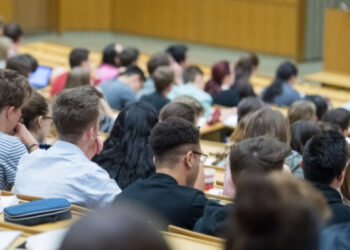 Бұл кадрларды еңбек нарығының талабына сәйкес дайындауға мүмкіндік береді