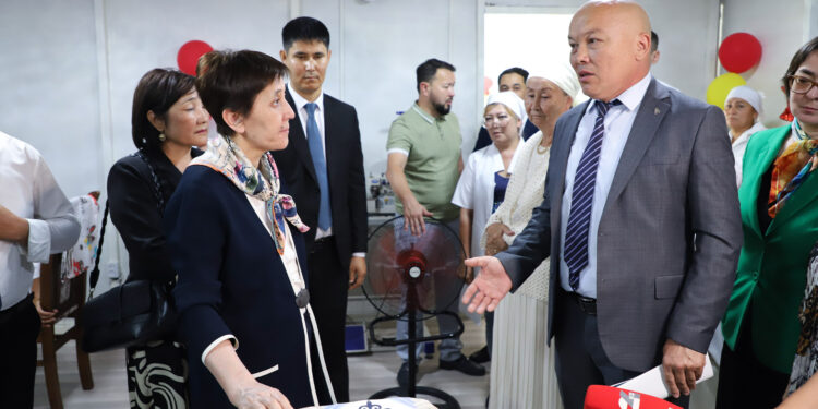 Түйе шаруашылығы және жеңіл өнеркәсіп: Тамара Дүйсенова «Ауыл аманаты» аясындағы бизнес бастамалармен танысты