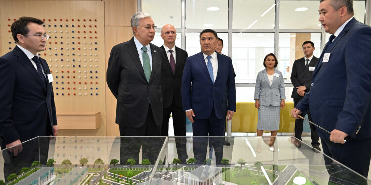 Қасым-Жомарт Тоқаев Қосшы қаласының даму жоспарымен танысты