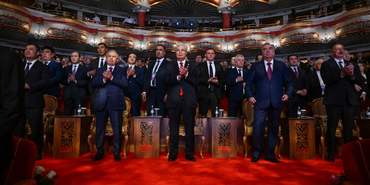 Орталық Азия елдері мен Әзербайжанның мемлекеттер басшылары «Достық кеші» гала-концертін тамашалады