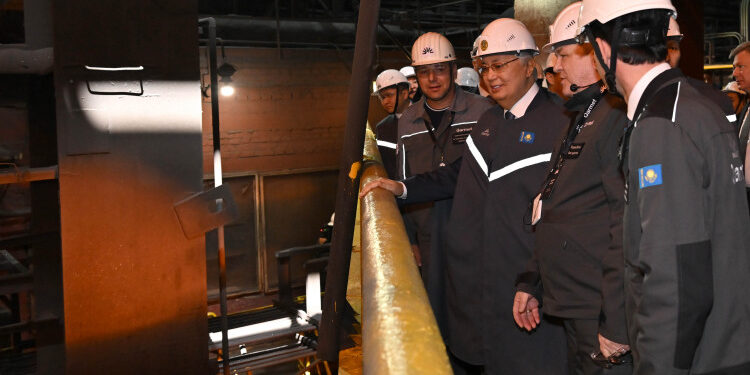 Мемлекет басшысы Qarmet металлургиялық комбинатына барды