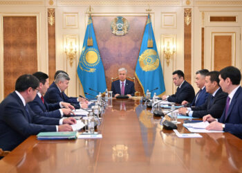 Президент Үкімет мүшелерімен еліміздің экономикалық жағдайын талқылады