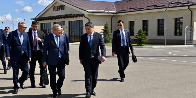 Олжас Бектенов Мемлекет басшысының Жетісу облысын әлеуметтік-экономикалық дамыту жөніндегі тапсырмаларының орындалу барысымен танысты