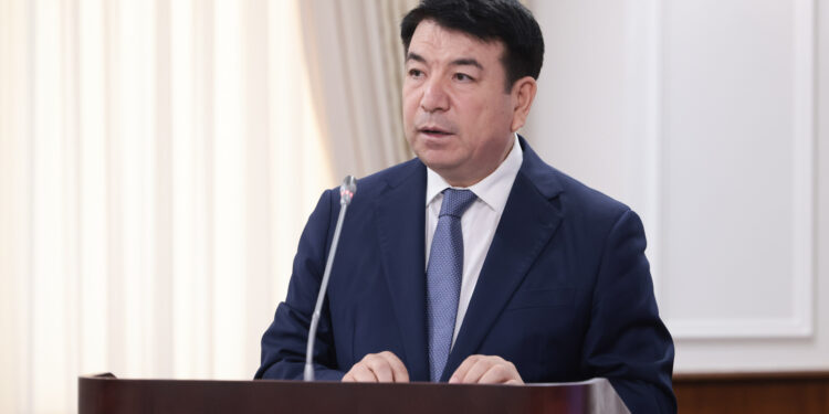 Ғани Бейсембаев: Қазақстандағы 1 879 мектептің 1 731-де Starlink спутниктері орнатылған