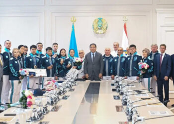 Ерболат Досаев Париждегі Олимпиада ойындарының жүлдегерлерімен кездесті