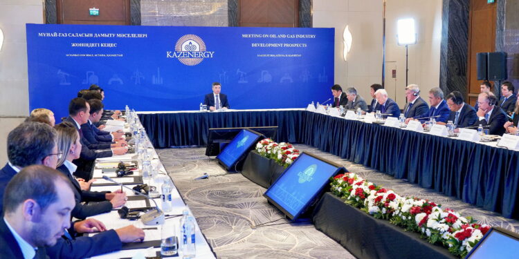 Олжас Бектенов: Мұнай-газ саласы барша Қазақстан халқының игілігі үшін қызмет етуі керек