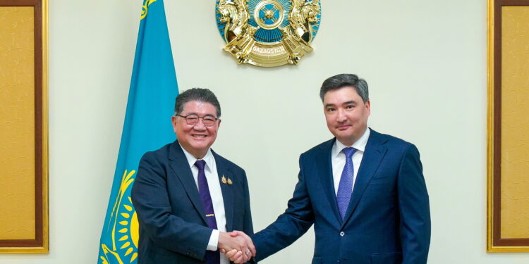 Олжас Бектенов пен Тайланд Премьер-Министрінің орынбасары инвестициялық және сауда-экономикалық ынтымақтастық келешегін талқылады