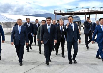 Олжас Бектенов Жетісу облысындағы көлік-логистикалық инфрақұрылымның ірі нысандарын аралады