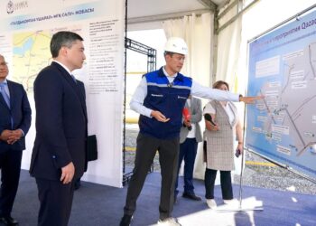 Олжас Бектенов «Талдықорған – Үшарал» газ құбыры құрылысының барысымен танысты