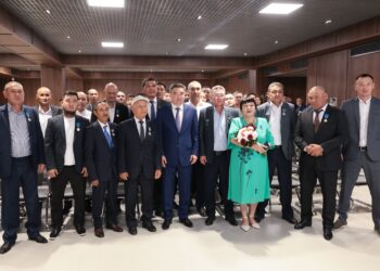 Олжас Бектенов Мемлекет басшысының атынан Ұлытау облысының кеншілеріне марапаттар табыс етті