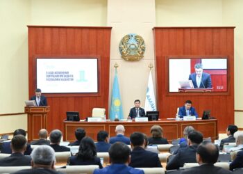 Олжас Бектенов «AMANAT» партиясы фракциясының кеңейтілген отырысына қатысты