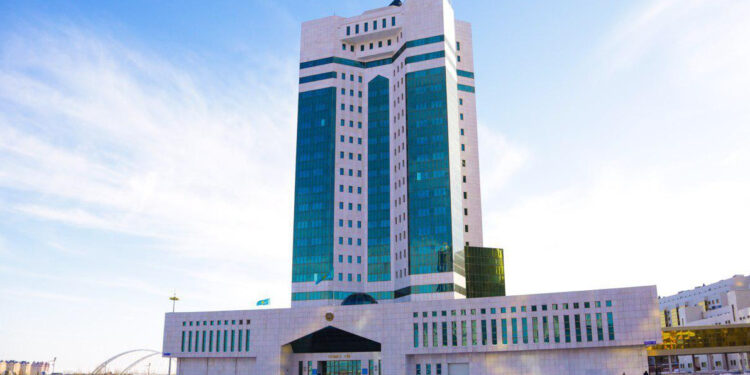 Олжас Бектенов: Әлеуметтік көмір тек халықтың сатып алуы үшін жіберілуі керек