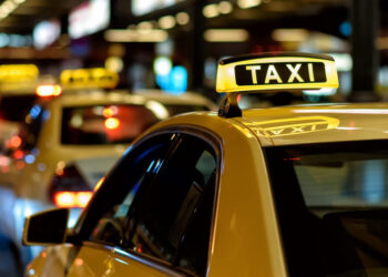 Қазақстанда рулі оң жақта орналасқан таксилер жұмысын тоқтатады