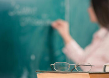 ЖОО ОҚЫТУШЫЛАРЫ МЕН ҒЫЛЫМИ ҚЫЗМЕТКЕРЛЕРДІҢ ЖАЛАҚЫСЫ ҚАЛАЙ КӨТЕРІЛЕДІ