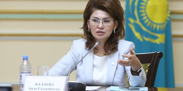 Министр Аида Балаева: Air Astana әуе компаниясы өз клиенттеріне құрметпен қарауы керек