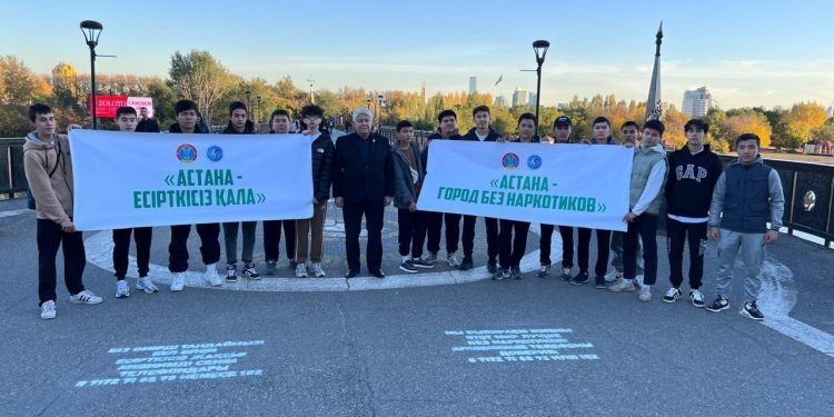 Жастардың оң көзқарасты дамытуды үйренгенін қалаймын