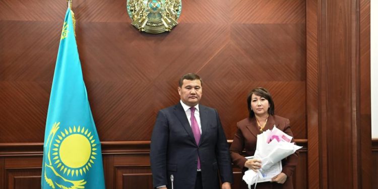 Аймақ басшысы мәдениет қызметкерлеріне алғыс айтты