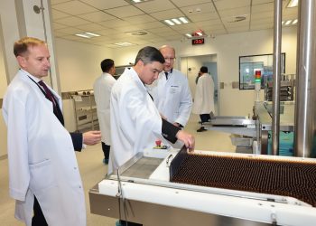 Олжас Бектенов Шымкентте ауыл шаруашылығы, тамақ және фармацевтика өнеркәсібінің дамуымен танысты