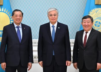 Мемлекет басшысы Asia Infrastructure Solutions Singapore компаниясының төрағасы Вонг Хэн Файнды қабылдады