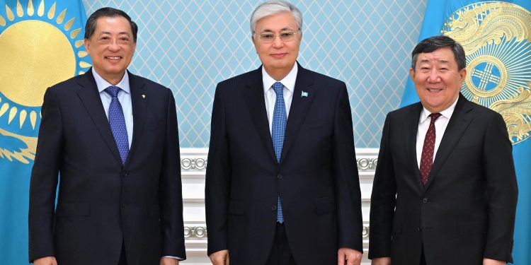 Мемлекет басшысы Asia Infrastructure Solutions Singapore компаниясының төрағасы Вонг Хэн Файнды қабылдады