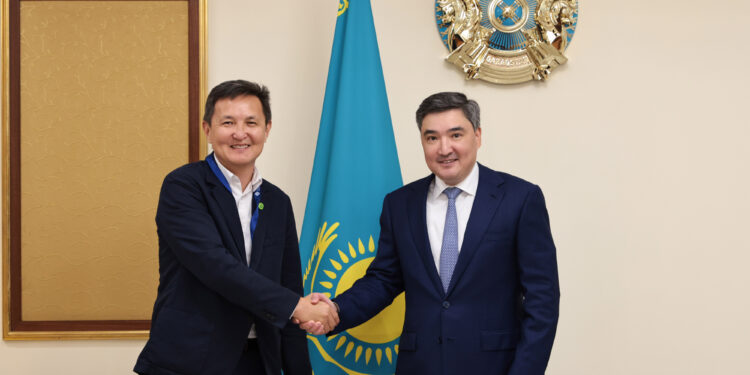 Олжас Бектенов пен inDrive қызметінің негізін қалаушы Арсен Томский цифрлы индустрияны дамыту мәселелерін талқылады