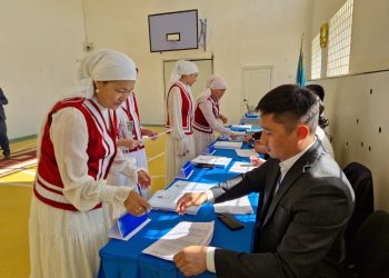 Маңғыстауда татулығы жарасқан тоғыз келін дауыс берді