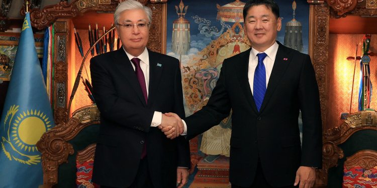 Қазақстан мен Моңғолия президенттері шағын құрамда келіссөз жүргізді