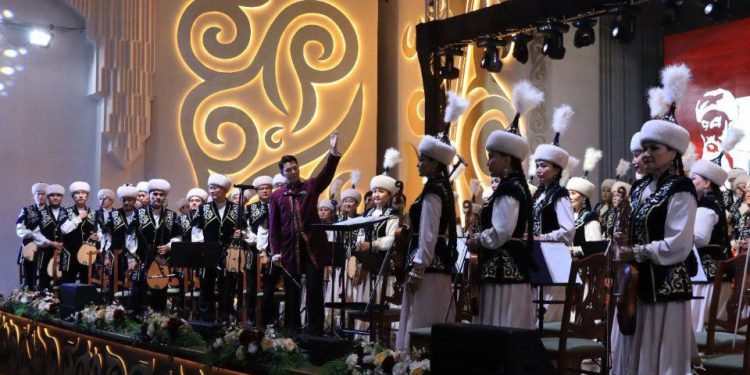 Құрманғазы оркестріне 90 жыл