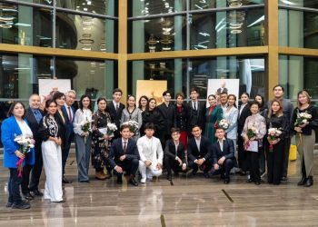 Сіздер өз қатарластарыңыз бен кейінгі ұрпаққа үлгі боласыздар