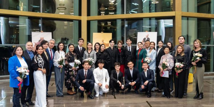 Сіздер өз қатарластарыңыз бен кейінгі ұрпаққа үлгі боласыздар