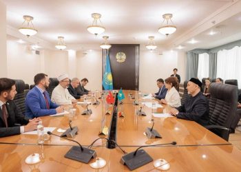 Аида Балаева Түркия Дін істері басқармасының төрағасы Әли Ербашпен кездесу өткізді