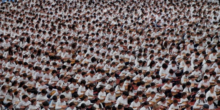 Құрманғазы Сағырбайұлының шоқтығы биік «Балбырауын» күйін бір мезгілде күмбірлетті