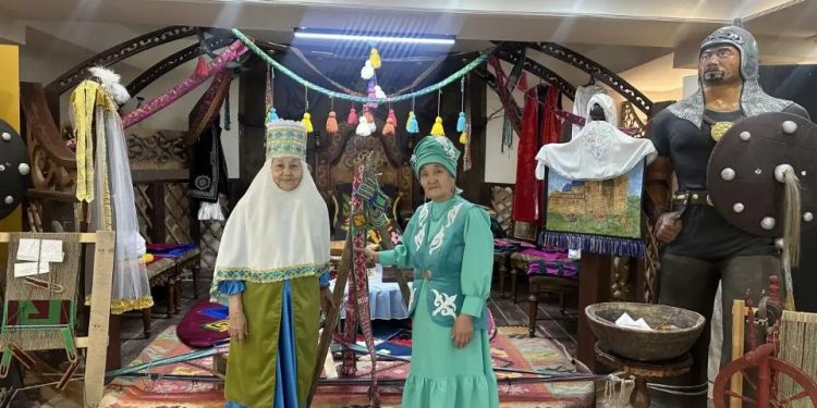 Астанада қарттар күніне орай мерекелік концерт өтті