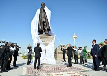 Абайдың ескерткіші қазақ-түрікмен достығының символына айналады