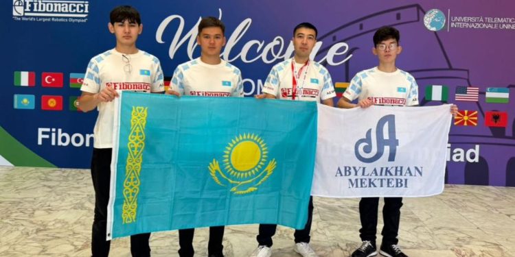 Италияда өткен робототехника бойынша әлем чемпионатында жеңімпаз атанды