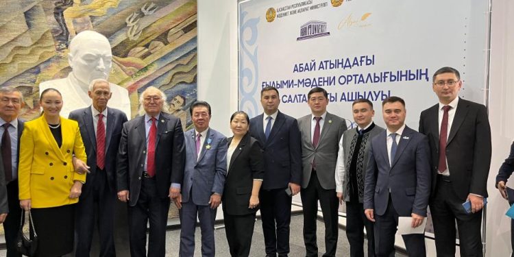 Семейде Абай атындағы ғылыми-мәдени орталық ашылды
