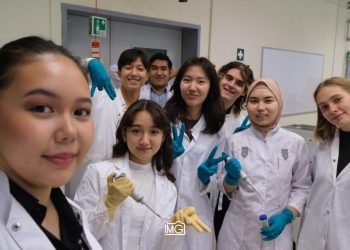 Әлемнің жетекші университеттерінің биологтар командаларын басып озды