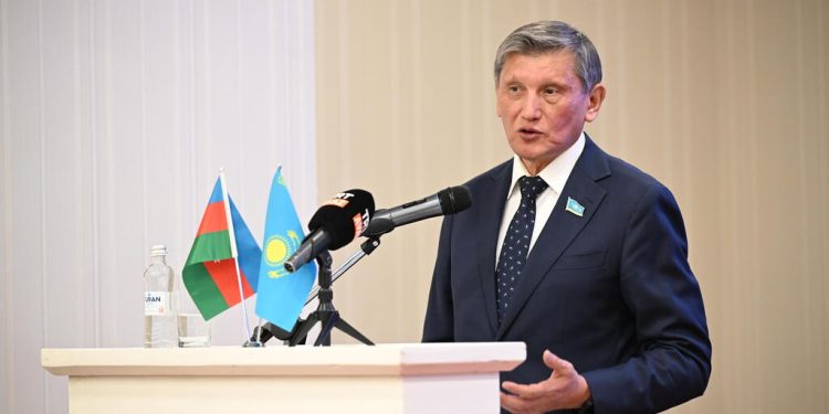 Сенаторлар Әзербайжан Елшілігінде кітаптың тұсаукесеріне қатысты