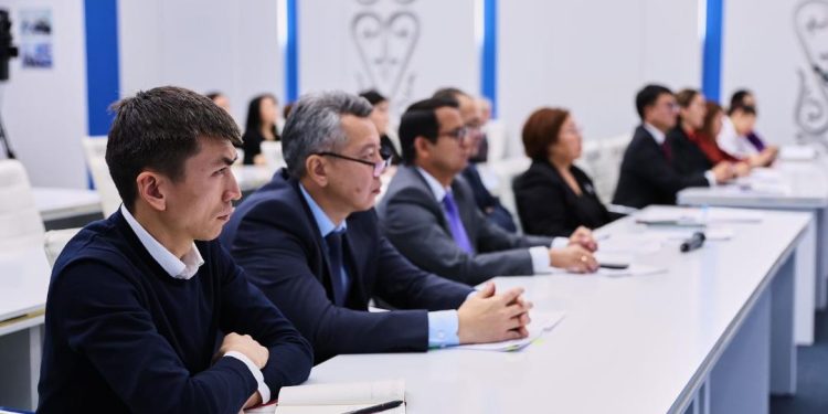 МЕДИЦИНАЛЫҚ ПЕРСОНАЛҒА ЖҮКТЕМЕНІ ЕКІ ЕСЕ АЗАЙТУҒА МҮМКІНДІК БЕРЕДІ