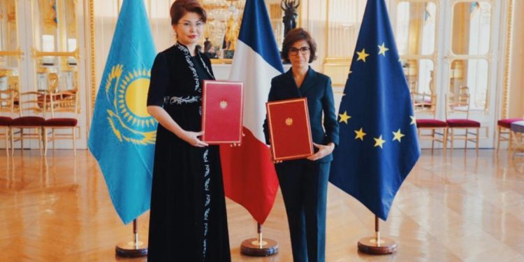 Қазақстан мен Франция арасындағы мәдени ынтымақтастықты кеңейту перспективалары талқыланды.