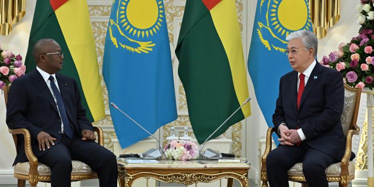 Гвинея-Бисау Президенті Умару Сисоку Эмбалоны салтанатты түрде қарсы алу рәсімі өтті