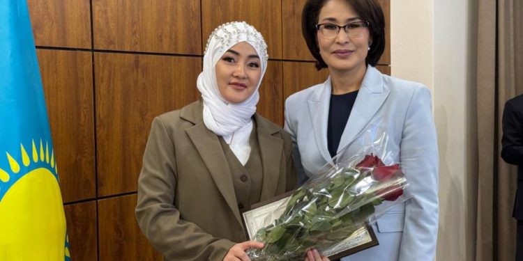 «ҮЗДІК АКУШЕР» НОМИНАЦИЯСЫНЫҢ ЖЕҢІМПАЗЫ АЙГЕРІМ ЕНСЕПБАЕВА