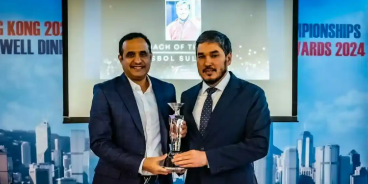 Әлемнің ең үздік жаттықтырушысы атанды