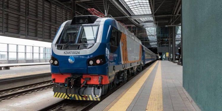 Қосымша теміржол пойыздары мен әуерейстер саны артады