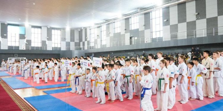 Астанада шинкиокушинкай каратэден республикалық турнир өтті