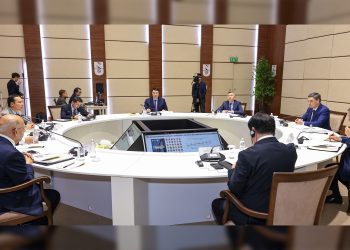 Олжас Бектенов NU және НЗМ Жоғары қамқоршылық кеңесінің отырысын өткізді