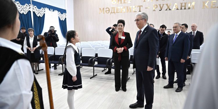 Мемлекет басшысы Қаратал ауданындағы әлеуметтік нысандармен танысты