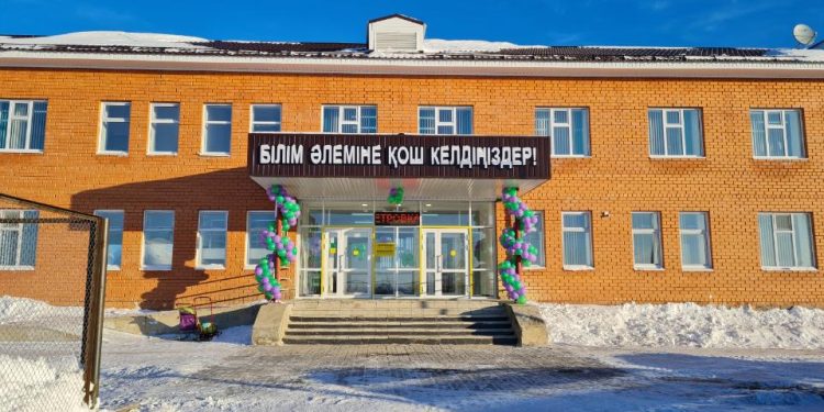 Жаңа мектеп табалдырығын алғаш аттаған оқушылар үшін бұл ұмытылмас жайтқа айналды деп сенемін